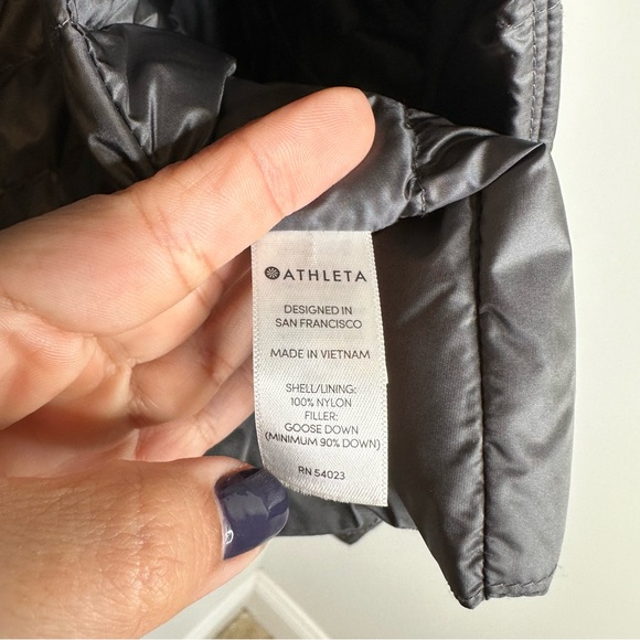 Athleta Downkind Down Puffer Jacket in Silver Bells Gray - Picture 6 of 9
